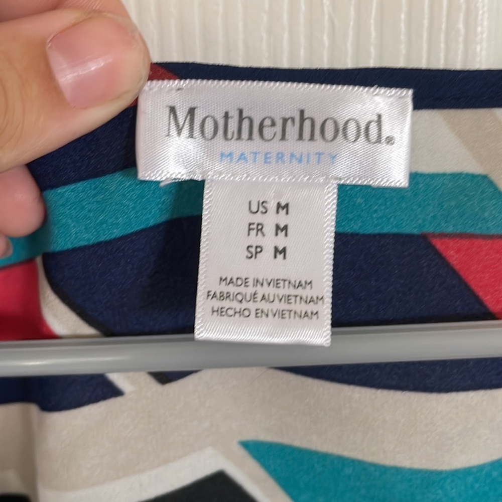 Motherhood Maternity Zig Zag Pattern size medium - Picture 2 of 8